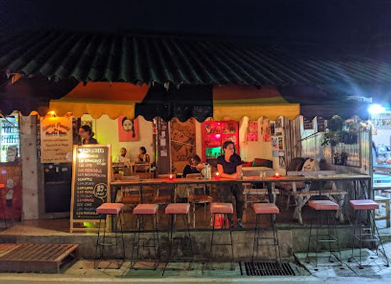 thailand/mae-hong-son/bar/almost-famous