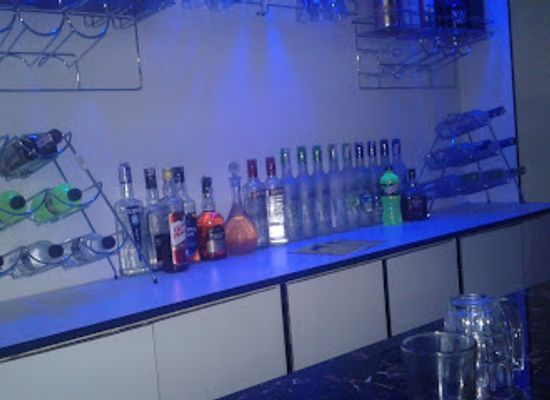 india/ganga-yamuna-doab/bar/universal-bar-and-restaurant