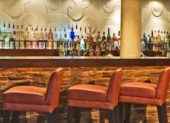 bahrain/tree-of-life/bar/typhoon-lounge-gulf-hotel-bahrain