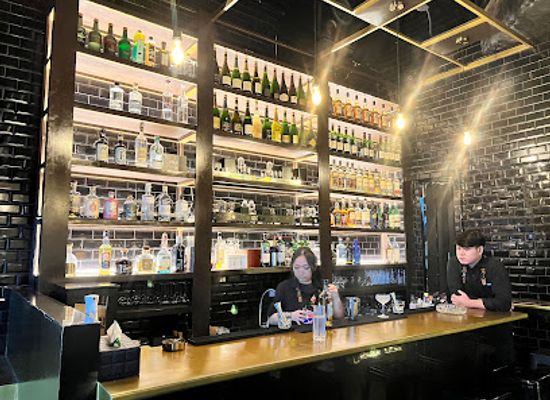 philippines/manila/bonifacio-global-city-bgc/bar/the-refuge-bgc