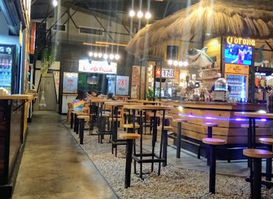 ecuador/salinas/bar/locals-point