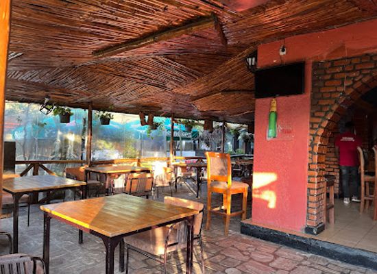 rwanda/mutara/bar/sundowner