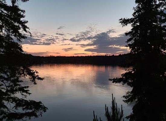 canada/kootenays/bar/lake-of-the-woods