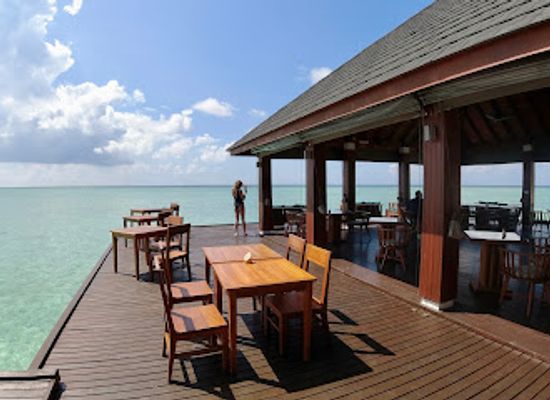 maldives/kaafu-atoll/bar/avi-bar