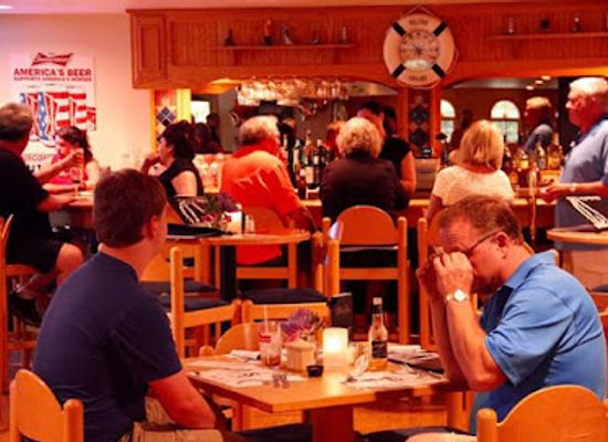 wisconsin/sturgeon-bay/bar/samuelson-s-creek-pub-and-grill