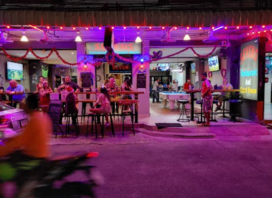 thailand/pattaya/bar/sevens-restaurant-and-guest-house