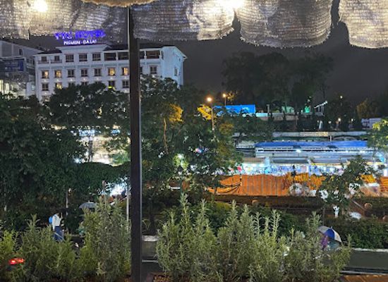 vietnam/dalat/tuyen-lam-lake/bar/beeppub