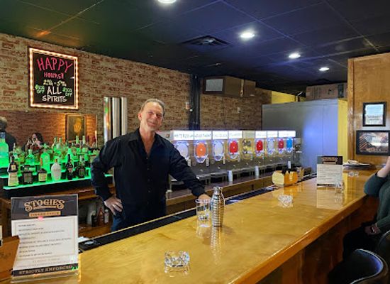 louisiana/central-louisiana/bar/stogies-cocktail-and-cigar-lounge