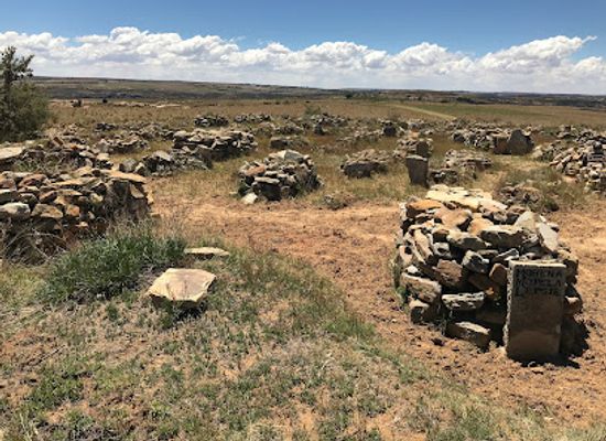 lesotho/thaba-bosiu-national-monument/bar/king-moshoeshoe-i-royal-graves-at-thaba-bosiu