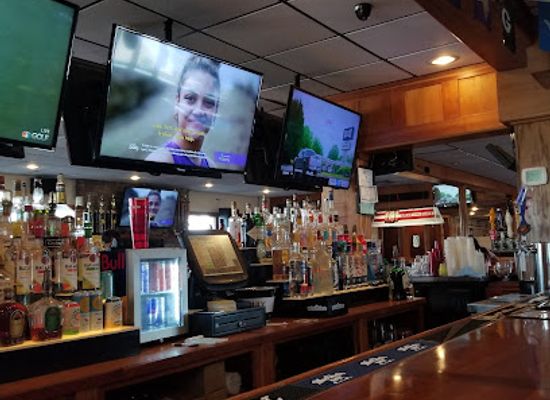 connecticut/middlesex-county/bar/the-deck
