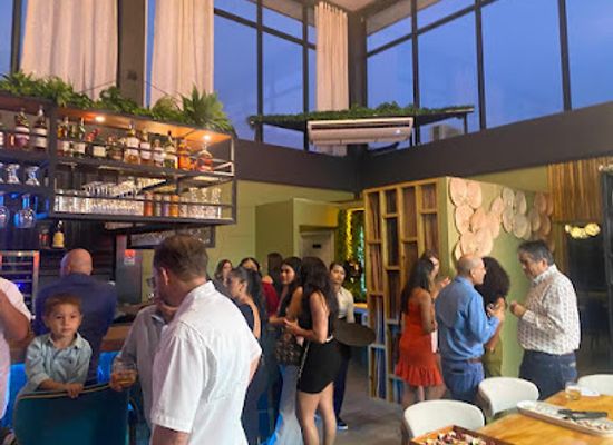 belize/maya-mountains/bar/five-fusion-restaurant-bar
