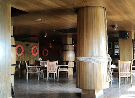 bangladesh/cox-s-bazar/laboni-point/bar/pirate-s-den-barbsksbsj