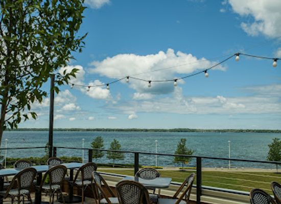pennsylvania/lake-erie/bar/pier-6-rooftop-bar-restaurant