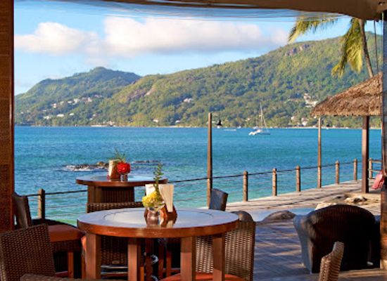seychelles/bird-island/bar/le-cocoloba-bar
