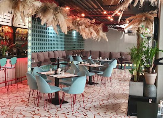 romania/moldavia/bar/decadance-restaurant-bar