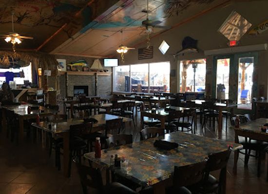 oklahoma/lake-texoma/bar/sneaky-tiki-restaurant