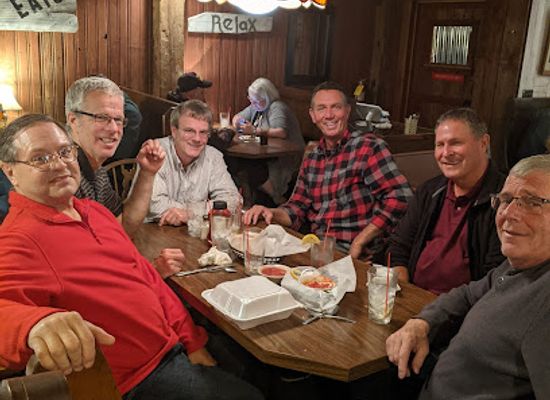 indiana/northeast-indiana/bar/hideaway-lounge