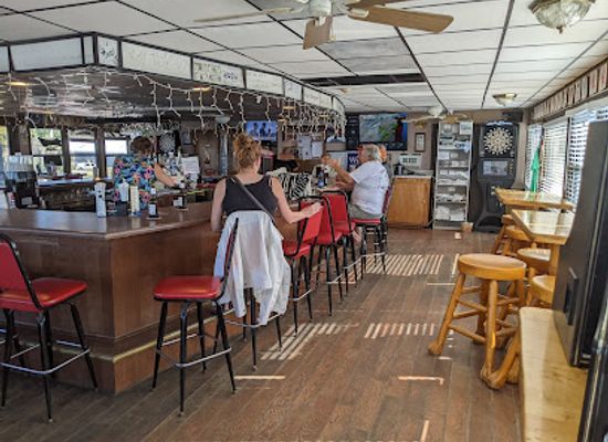 alabama/red-hills/bar/pelican-pub
