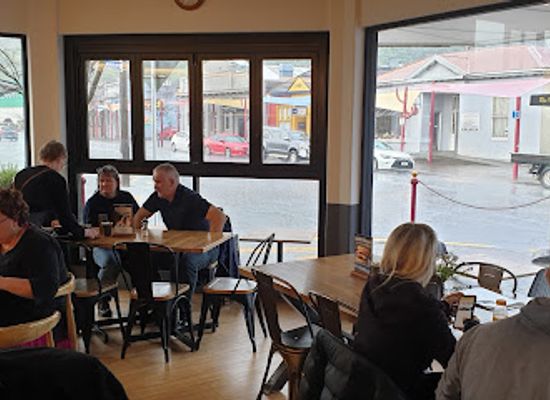 new-zealand/greymouth/bar/robert-harris-greymouth