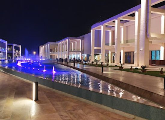 oman/rub-al-khali-desert/bar/al-araimi-boulevard