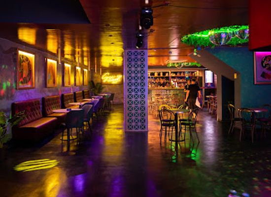 portugal/faro/bar/six-dancing-bar