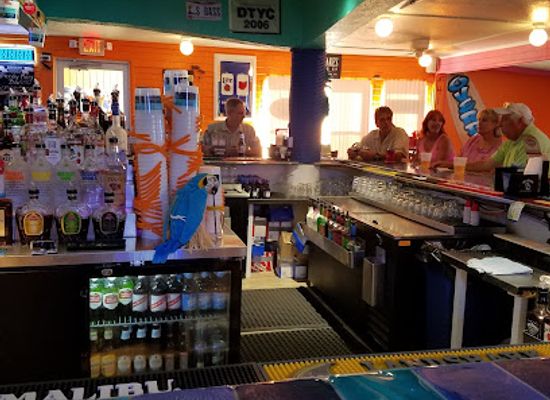 ohio/lake-erie-islands/bar/overboard-bar-grill