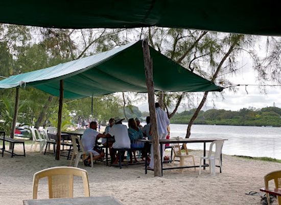 mauritius/flacq/bar/beach-bbq
