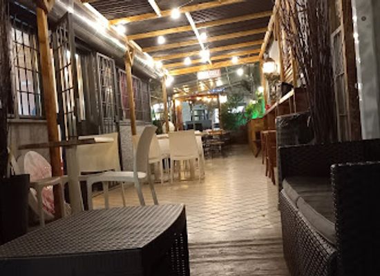 italy/via-francigena/bar/red
