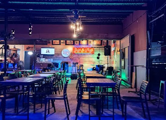 philippines/bicol-region/bar/jugs-and-mugs-restobar