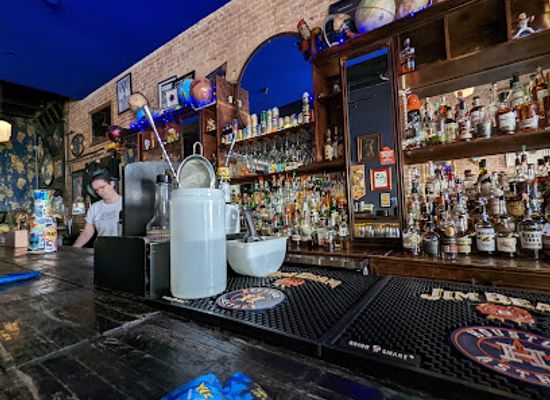 texas/houston/downtown-houston/bar/little-dipper-bar