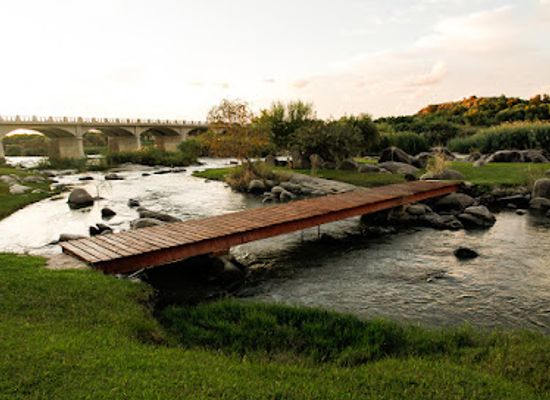 botswana/kgalagadi-transfrontier-park/bar/ikaia-river-lodge