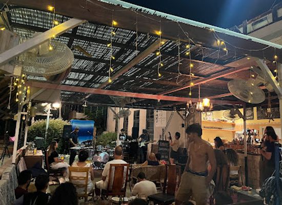 israel/galilee/bar/pub-hatoren