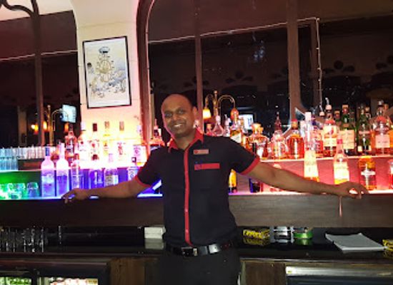 bahrain/hawar-islands/bar/warbler-baisan-international-hotel