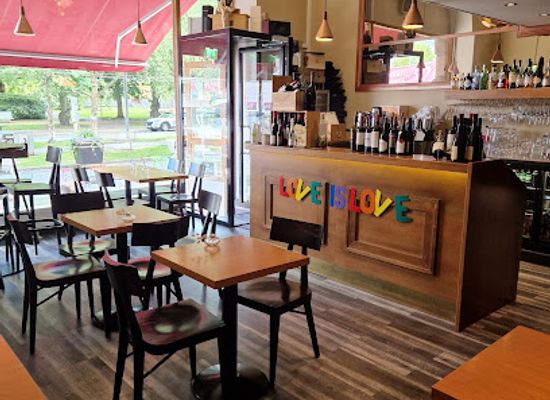 finland/vaasa/bar/bank-food-wine