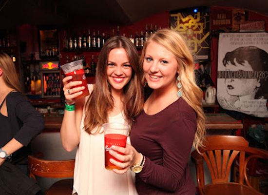czechia/bohemian-paradise/bar/prague-pub-crawl
