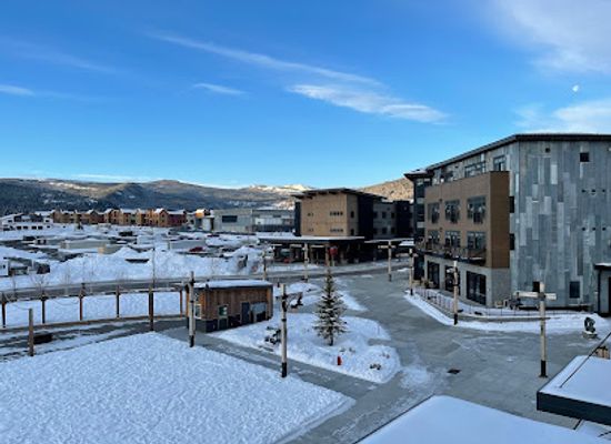 montana/big-sky-resort/bar/tips-up-big-sky