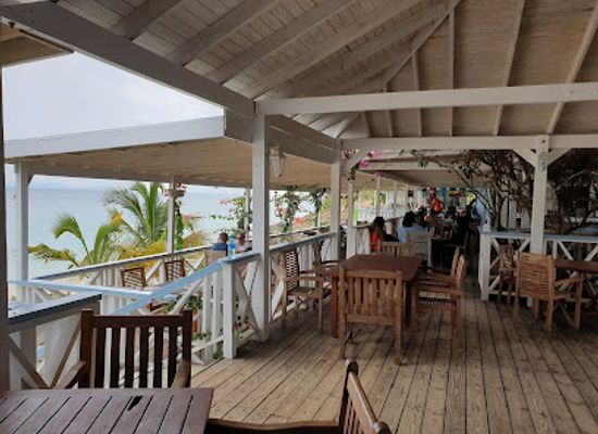 antigua-and-barbuda/jolly-harbour/bar/ffryes-beach-bar-dennis-restaurant