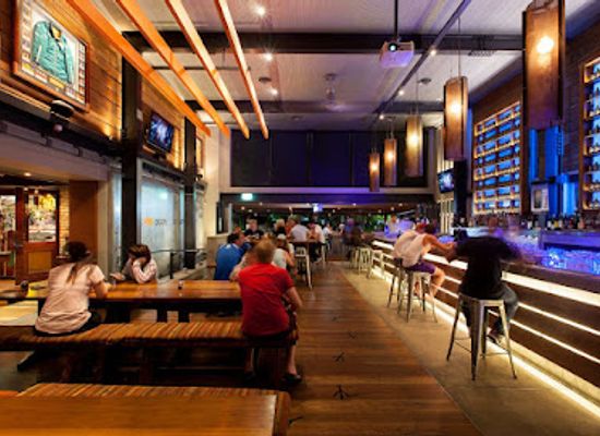 australia/great-barrier-reef/bar/rattle-n-hum-cairns