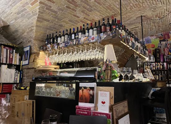 italy/assisi/bar/bibenda-assisi-wine-tasting-gourmet-food-olive-oil-and-chocolate-tastings