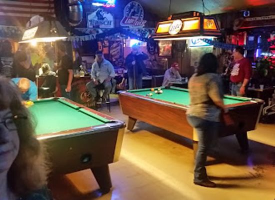 missouri/southwest-missouri/bar/charlies-red-barn