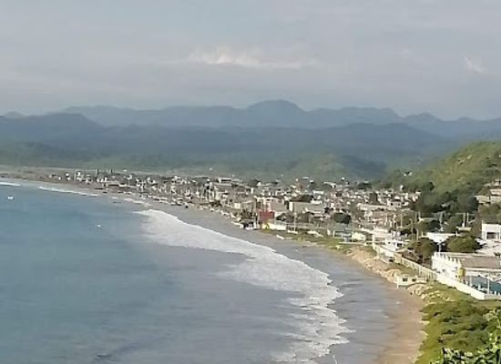 ecuador/coastal-lowlands/bar/aqui-abajo-drink-coctel