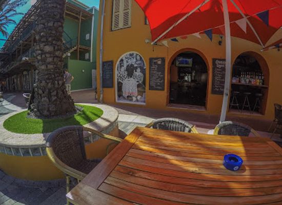 curacao/domi-abou/bar/the-sopranos-sport-bar-pizzeria