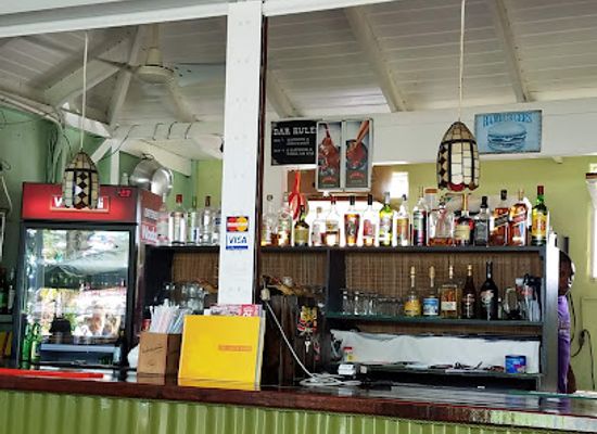 antigua-and-barbuda/saint-john/bar/alligators-bar-and-restaurant