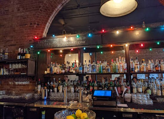 washington/puget-sound/bar/damn-the-weather