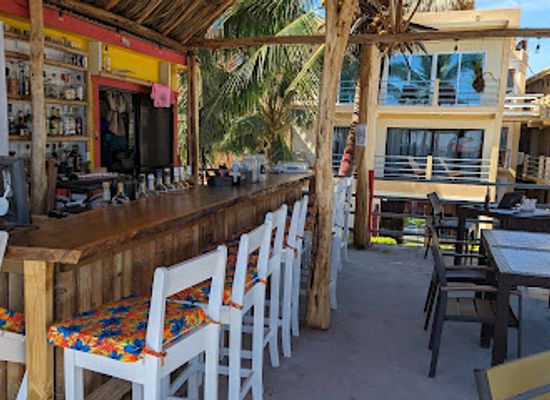 belize/belize-district/bar/saltys