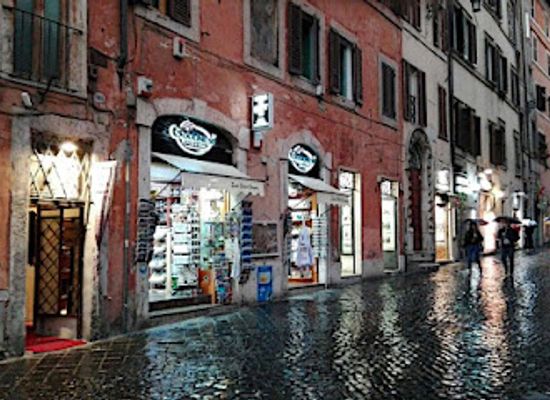 italy/rome/pantheon/bar/goodness-food-wine-roma