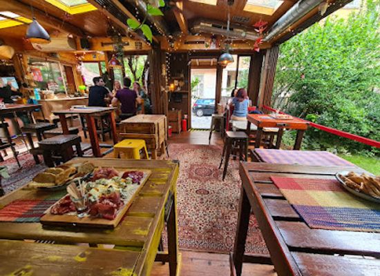 bulgaria/dobruja/bar/65-fireflies