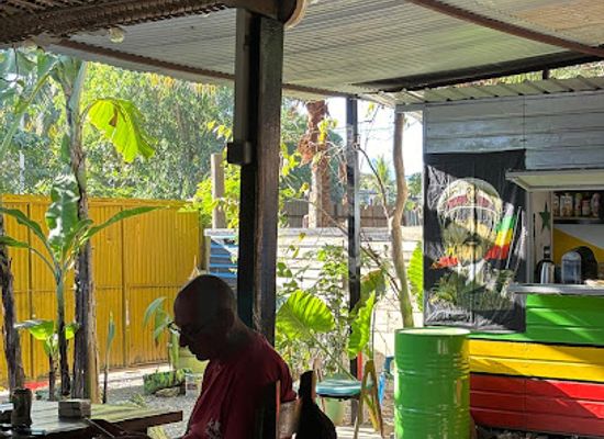 mayotte/dzaoudzi/bar/le-livity
