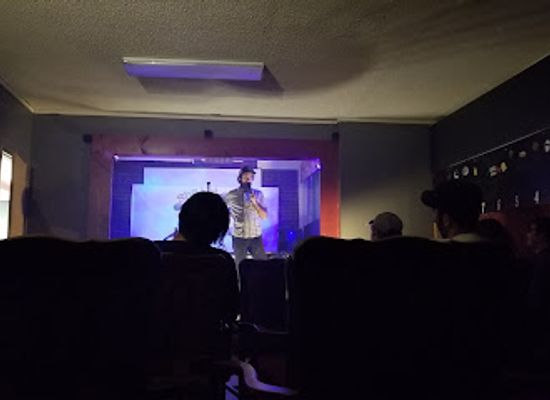 kansas/hutchinson/bar/the-dirty-leprechaun-lounge