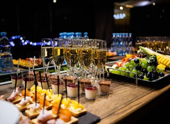 ukraine/kyiv/pechersk/bar/hitchcook
